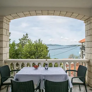 Lovric Apartment Trogir