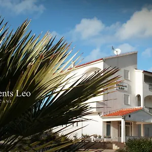 Leo Apartment