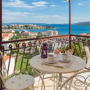 Loncar Apartment Seget Vranjica